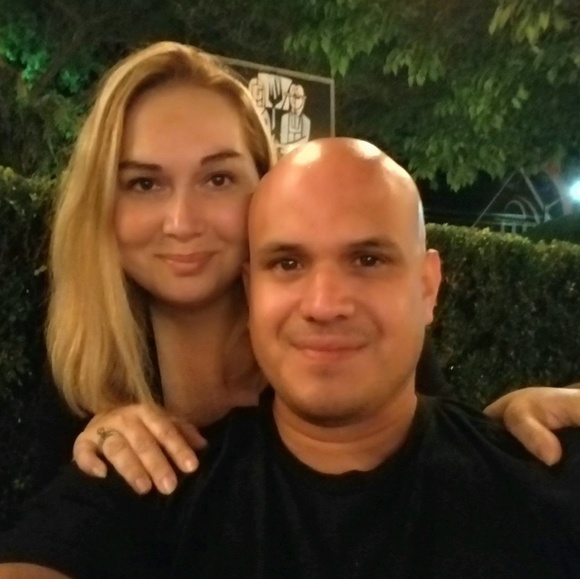 Meet your Posher, Claudia - Picture 2 of 2